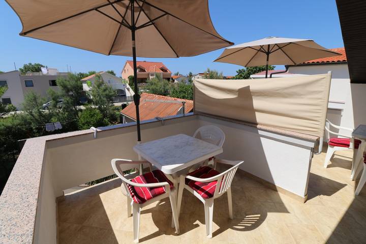 Ferienwohnung für 2 Personen, mit Balkon/Terrasse in Nin