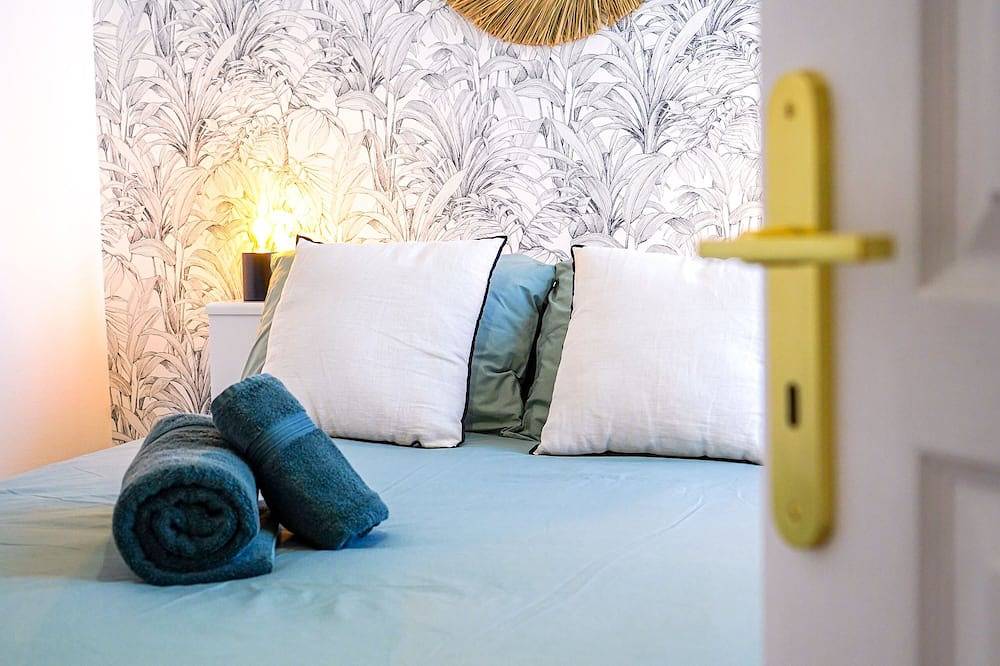 Entire apartment, In the heart of town, brand new, fully equipped + parking lot in Châteauroux, Châteauroux region