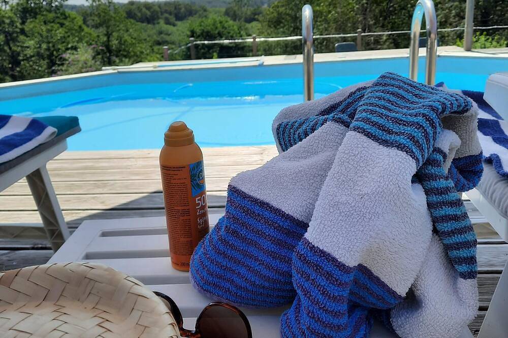 Gîte moderne dans Haut Vienne avec grand jardin in Les Salles-Lavauguyon, Parc naturel régional Périgord-Limousin