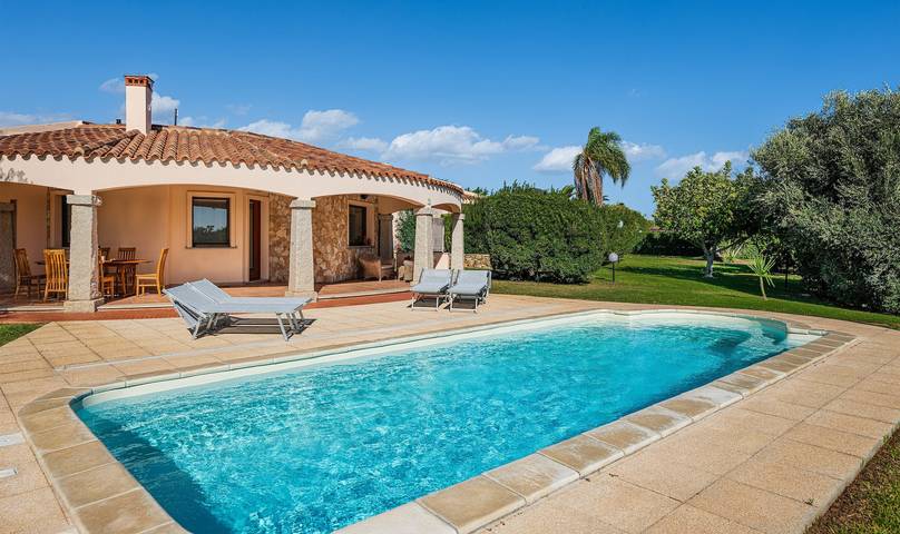 Villa pour 6 personnes, avec Jardin dans Spiaggia di Feraxi