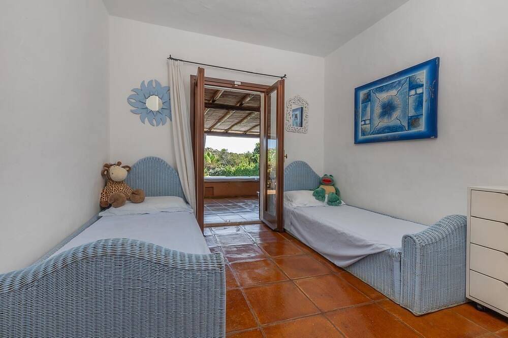 Villa with heated infinity pool at hole 18 of pevero golf club P. cervo in Cala di Volpe, Arzachena