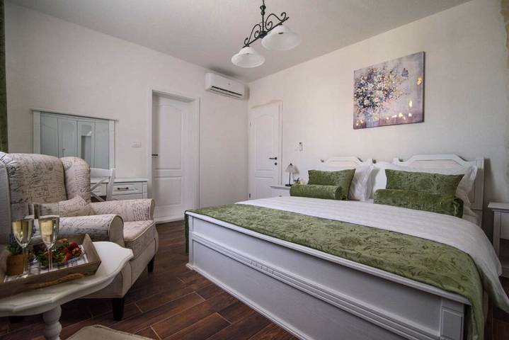 Maison d’hôte pour 3 personnes, avec piscine et terrasse à Trogir - 2