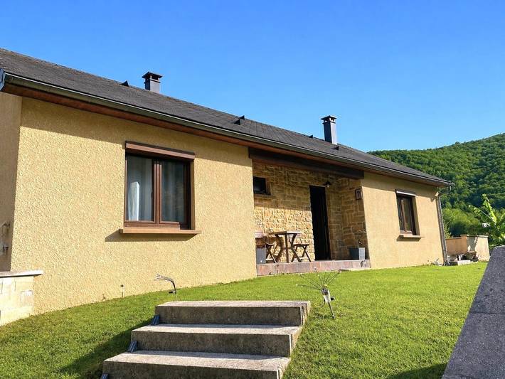 Gîte pour 6 personnes, avec jardin dans Laifour