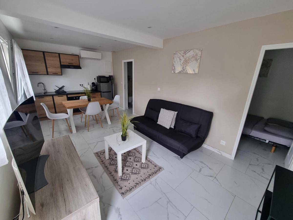 Appartement entier, One-Bedroom Apartment in Mitry-Mory, Seine-et-Marne