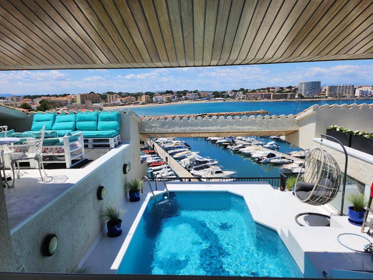 Solo Atico Guest Suites in L'Escala, Haut-Ampurdan
