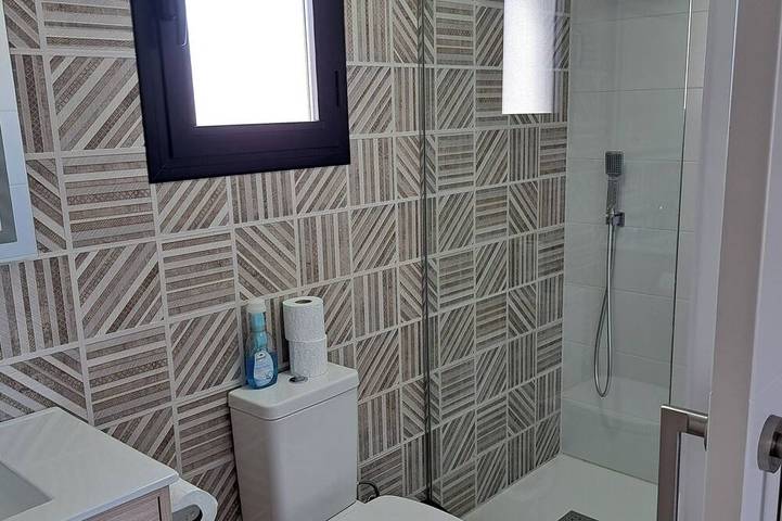 Alojamiento y desayuno para 2 personas, con jardín además de jacuzzi y piscina - 1