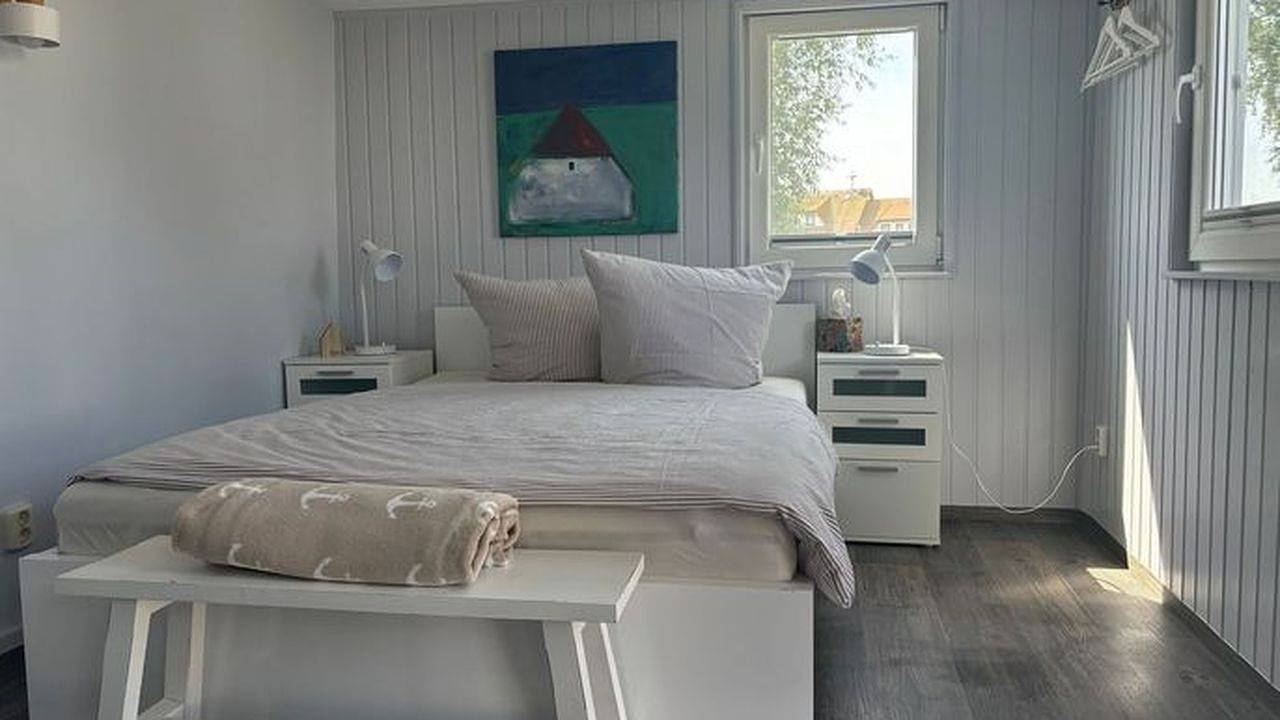 Entire holiday apartment, Ferienwohnung für 1 Person in Hiddensee in Neuendorf Hiddensee Island, Hiddensee