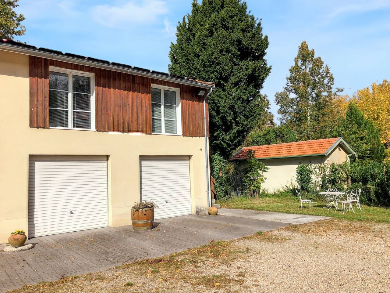 Maison de vacances 'La Maison Des Poneys' avec terrasse privée, Wi-Fi et climatisation in Le Pian-Médoc, Parc naturel régional du Médoc