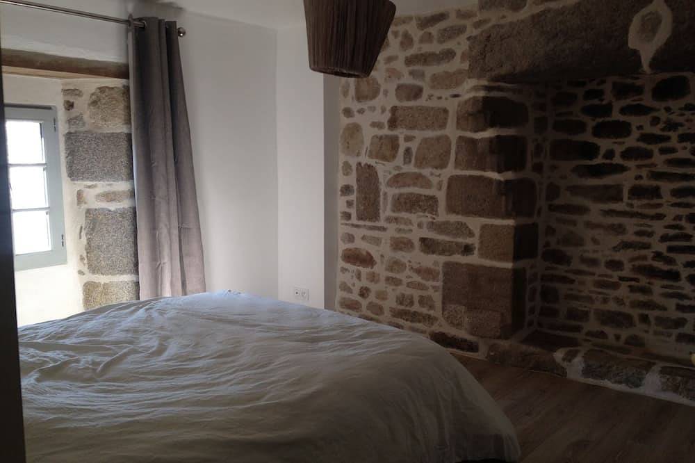 Casa señorial del barco de 1687 renovada en 2018 in Lanildut, Región de Brest