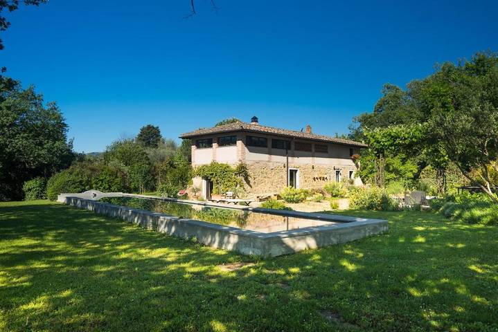 Villa per 6 persone, con piscina e panorama nonché giardino, con animali domestici a San Giovanni Valdarno