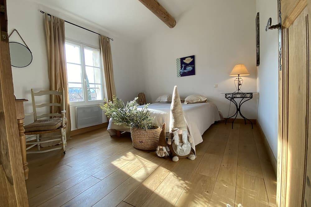 Schönes Haus im Luberon mit Pool Tür in Maubec, Regionaler Naturpark Luberon