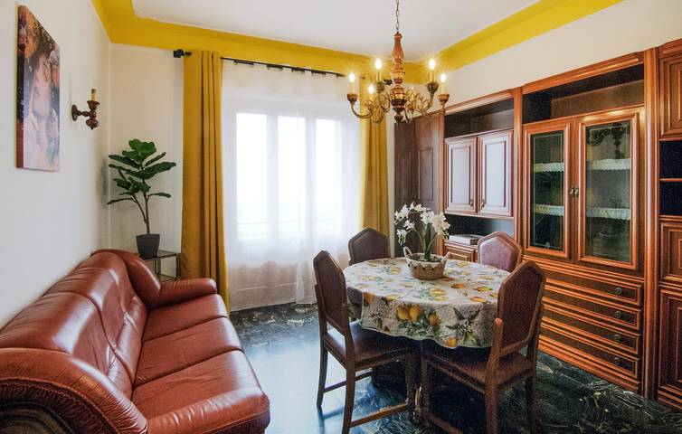 Appartement avec vue panoramique, salle de jeux et terrasse in Massa (Italie), Riviera Italienne