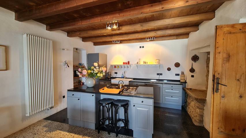 Casa borgo Arias Garda Lake View in Pieve di Tremosine, Tremosine