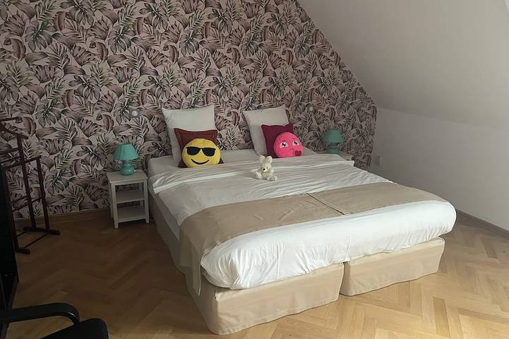 Gîte pour 4 personnes, avec Jacuzzi et Jardin ainsi que Piscine et Sauna à Montmarault - 3