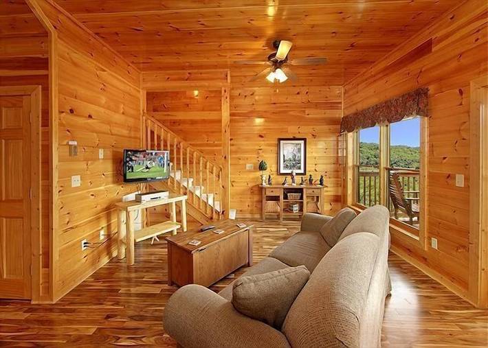 Vacation rental for 16 people, with balcony and hot tub as well as pool in Great Smoky Mountains National Park