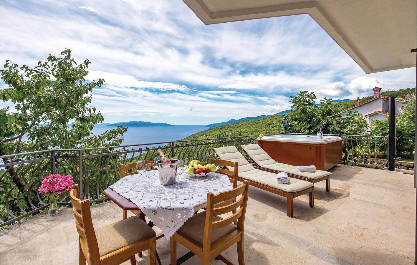 Ganze Ferienwohnung, Charmantes Apartment mit einem Schlafzimmer in Opatija: In Küstennähe und mit guter Gastronomie in Općina Matulji, Opatija Riviera