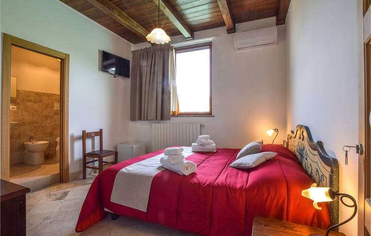 Appartamento intero, Appartamento a bordo piscina: Parcheggio, A/C, Cucina, WiFi in Gaggi, Provincia di Messina