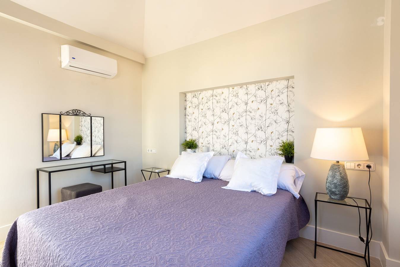 Entire apartment, Holiday apartment for 6 people with terrace in Malaga Centro Historico, Malaga