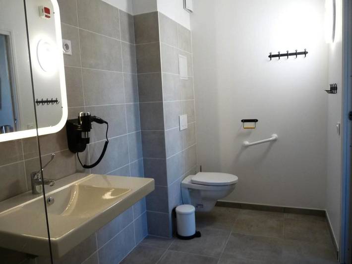 Hôtel pour 2 personnes, avec jardin à Donzère - 2