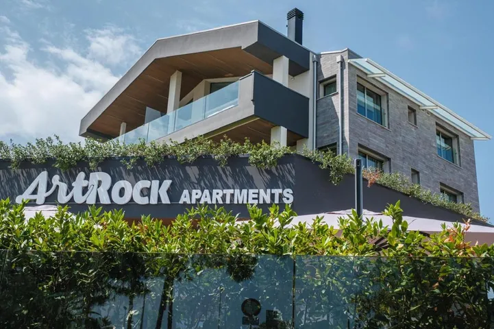 Apartamento de vacaciones para 2 personas, con piscina además de jacuzzi y balcón - 1