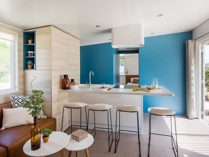 Camping L'Isle Verte - Mobilheim 4 personen - Cottage premium 2 Schlafzimmer 2 Badezimmer, Tv, überdachte Terrasse in Montsoreau, Loire-Tal