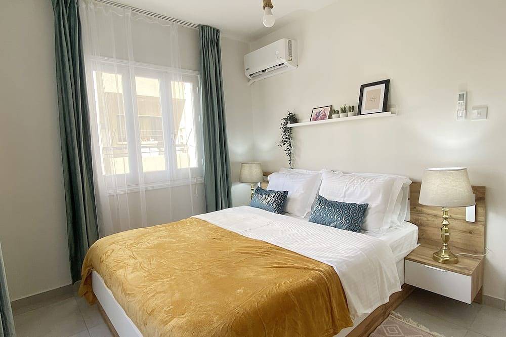Appartement entier, Fully renovated 2 bedroom flat , ideal for fmailies with  young kids in Engomi, Chypre du Sud