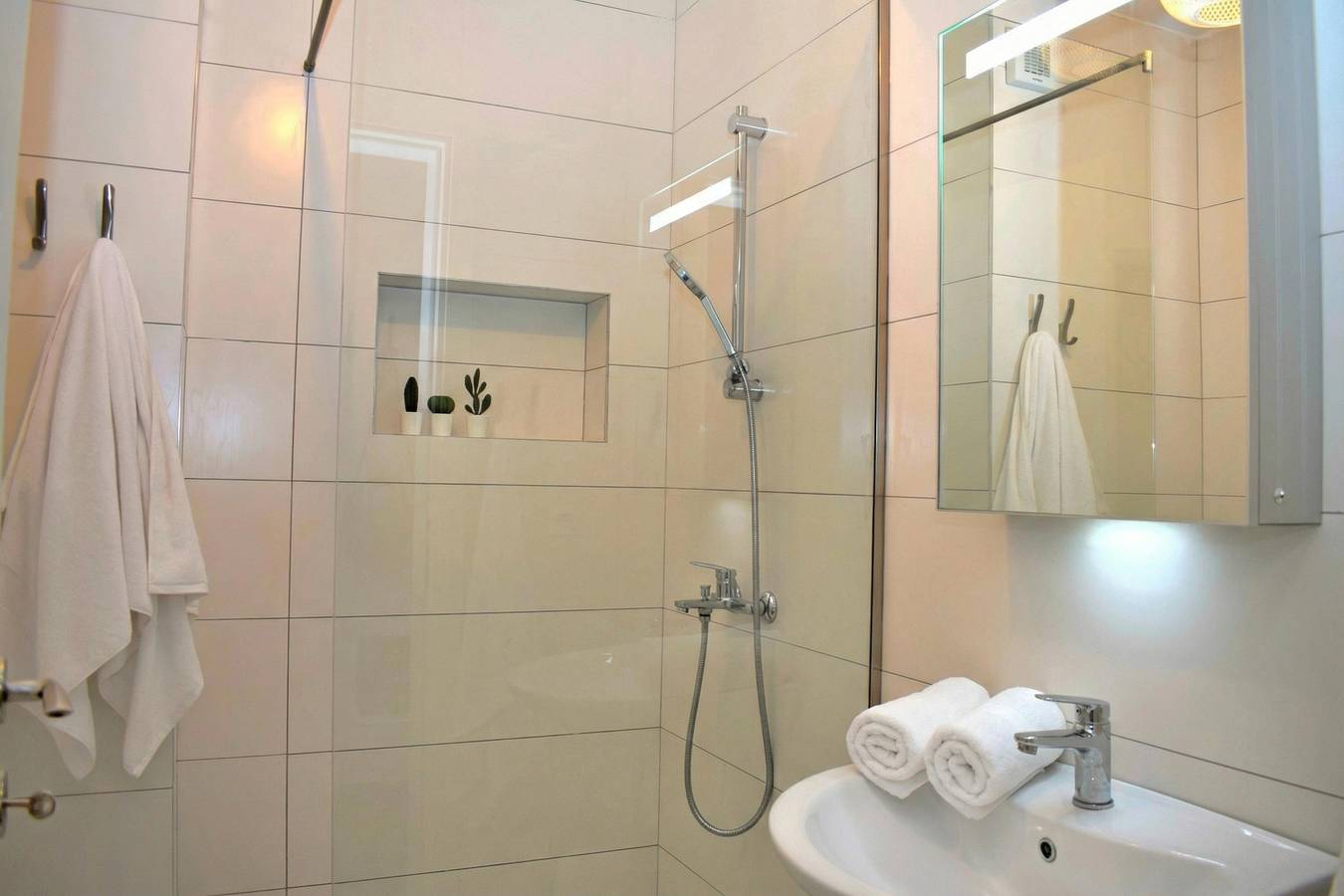 Geheel appartement, Sanpietro Holiday Homes 289 in Ishëm, Albanië