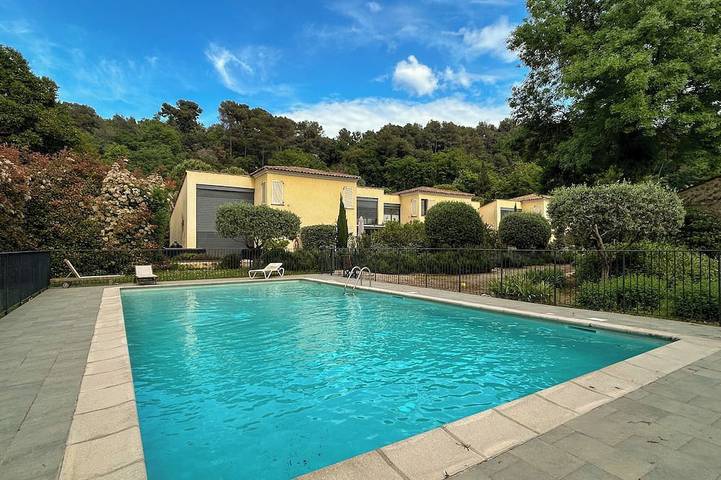 Ferienhaus für 4 Personen, mit Terrasse und Pool, mit Haustier - 1