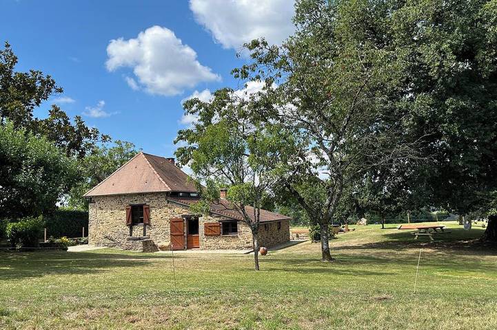 Gîte pour 4 personnes, avec jardin et jacuzzi à Orgnac-sur-Vézère