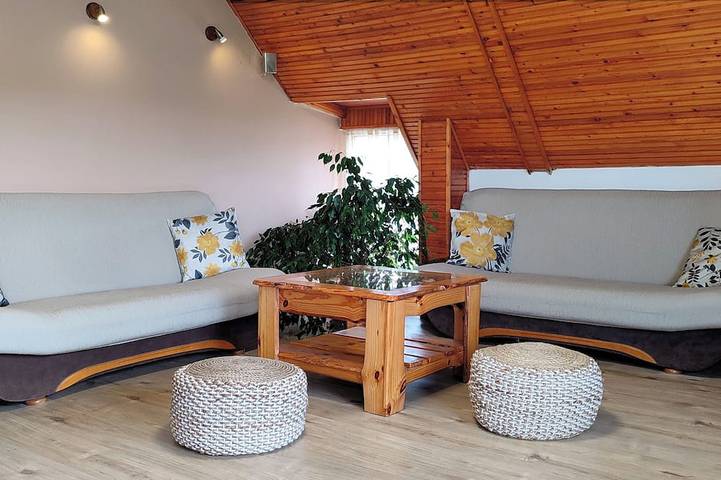 Ferienwohnung für 8 Personen, mit Terrasse und Garten - 1