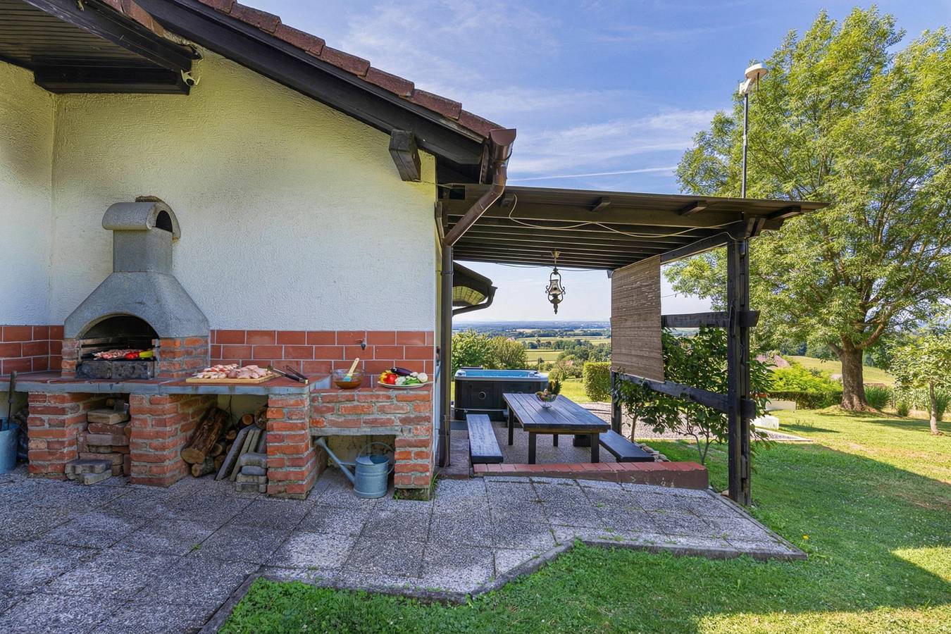 House Vilana: Jacuzzi, Garden & Bbq in Slowenien