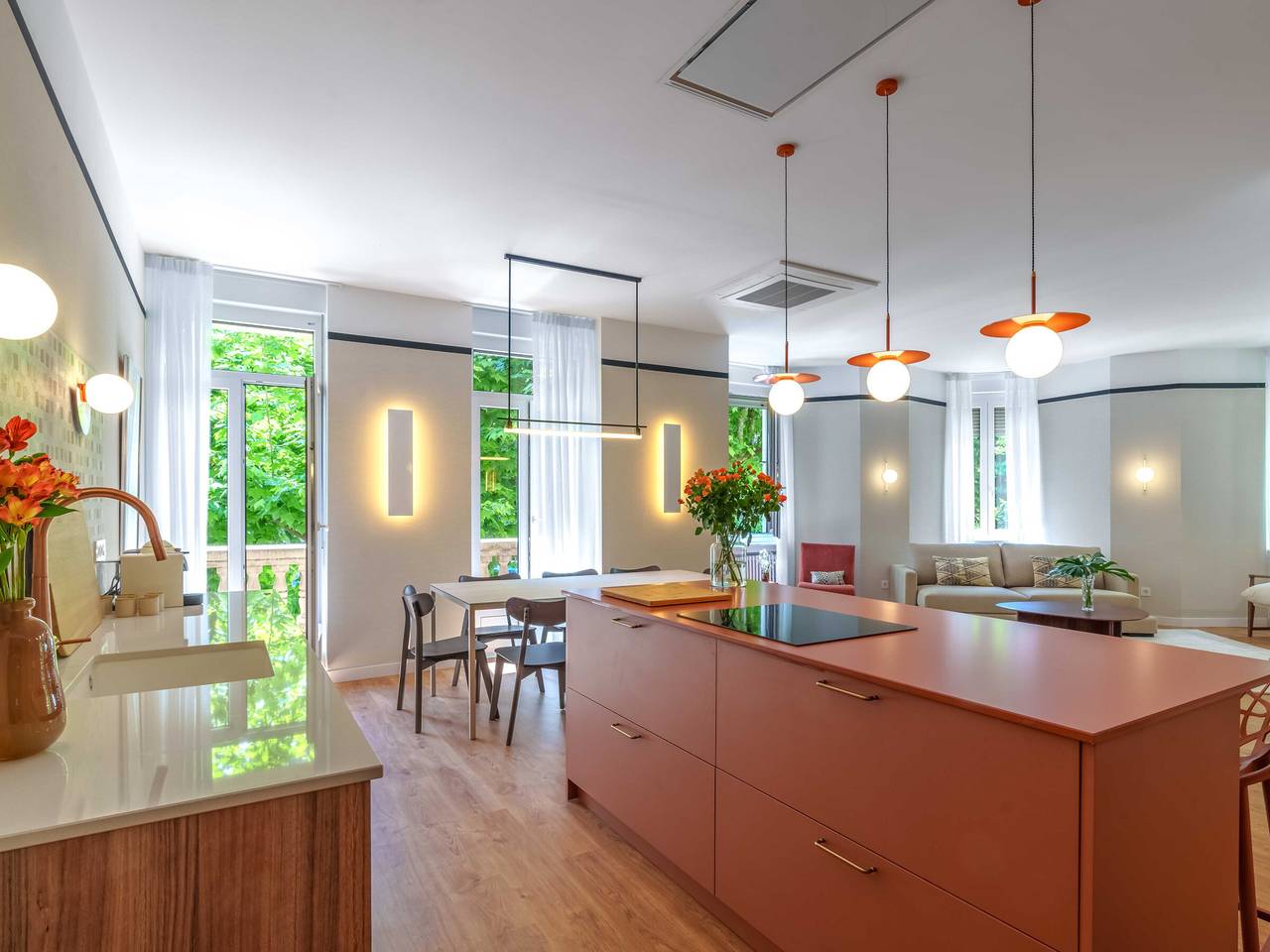 Entire apartment, Modern Luxury 4-Bedroom Suite in Central San Sebastián in Playa de la Concha, San Sebastian