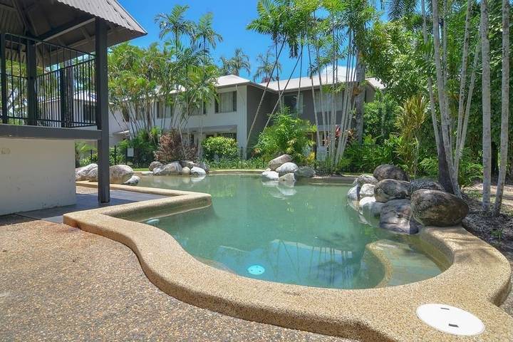 Holiday apartment for 6 people, with garden and pool in Port Douglas