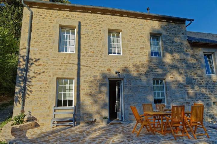 Location de vacances pour 6 personnes, avec vue et jardin à Bugeat - 4