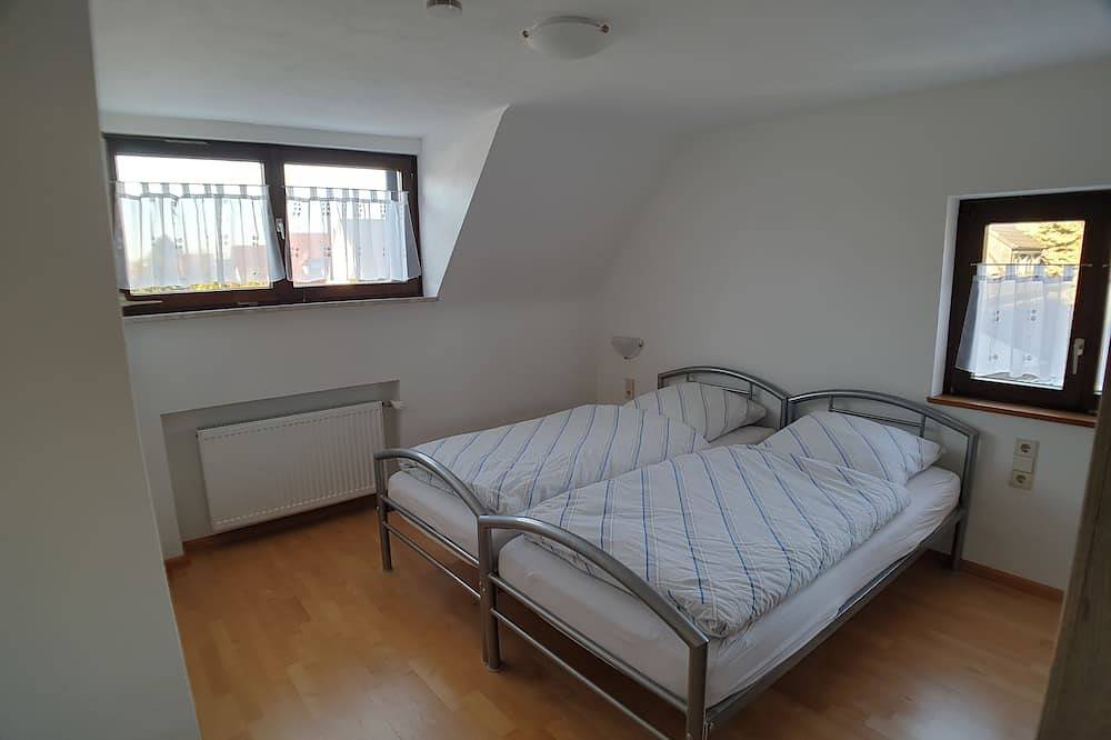 Gemütliches Haus mit Terrasse in ruhiger Lage in Karlsruhe, Rheinebene