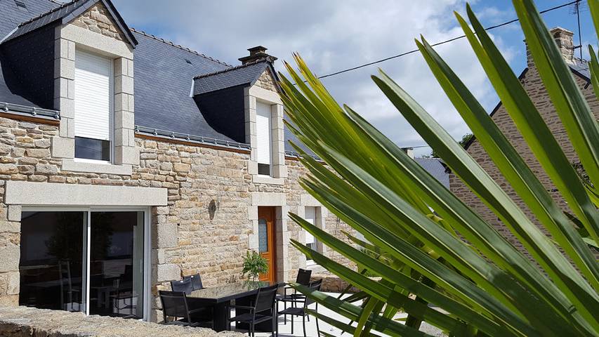 Gîte pour 6 personnes, avec terrasse et jardin à Cruguel