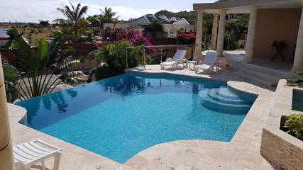Cottage pour 2 personnes, avec vue ainsi que piscine et jardin dans Saint Martin