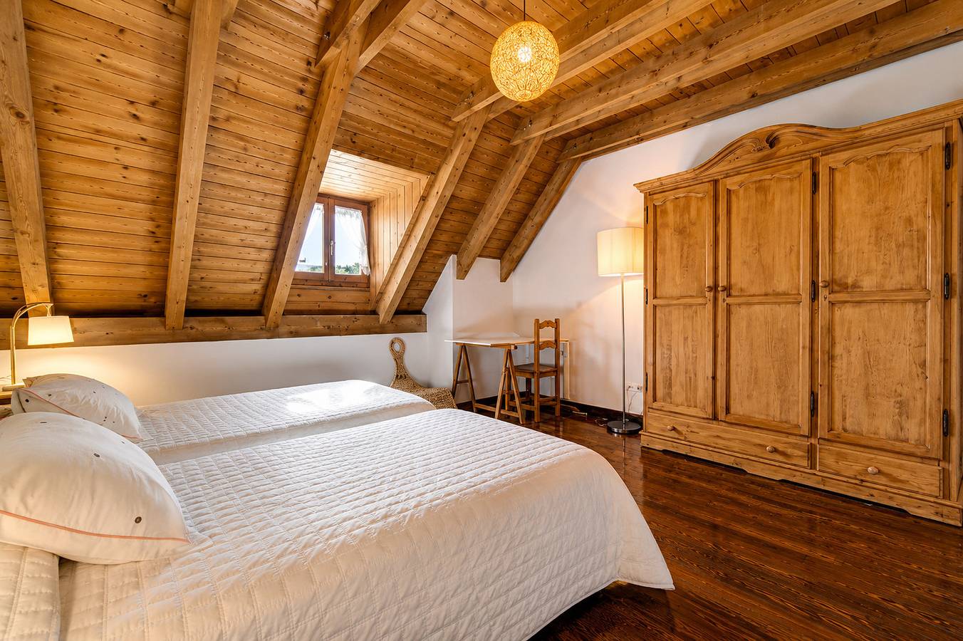 Casa Airola by Totiaran in Gessa, Naut Aran
