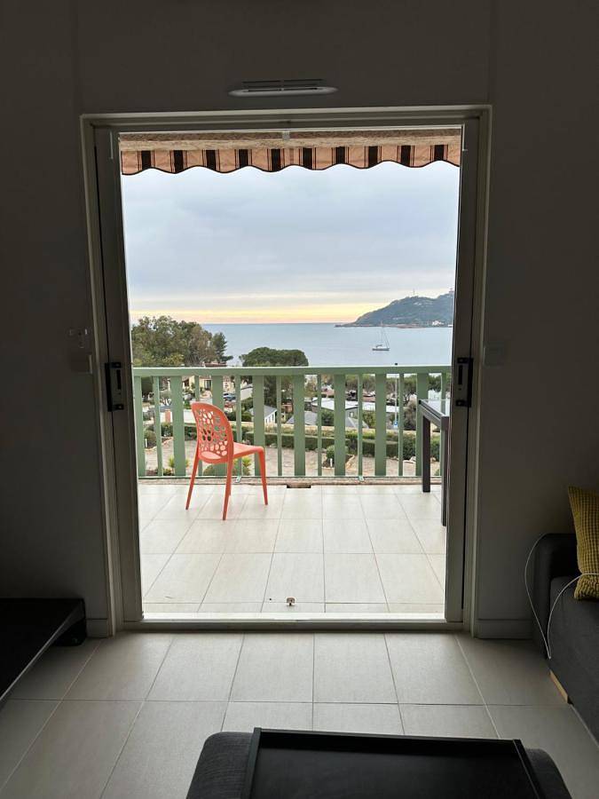 Gîte pour 7 personnes, avec piscine et vue ainsi que terrasse et jardin dans Agay - 3