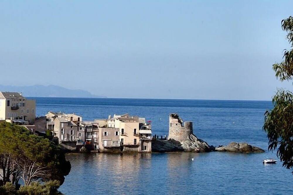Appartement entier, Cap Corse  bord de mer appartement pour 4 personnes in Erbalunga, Brando