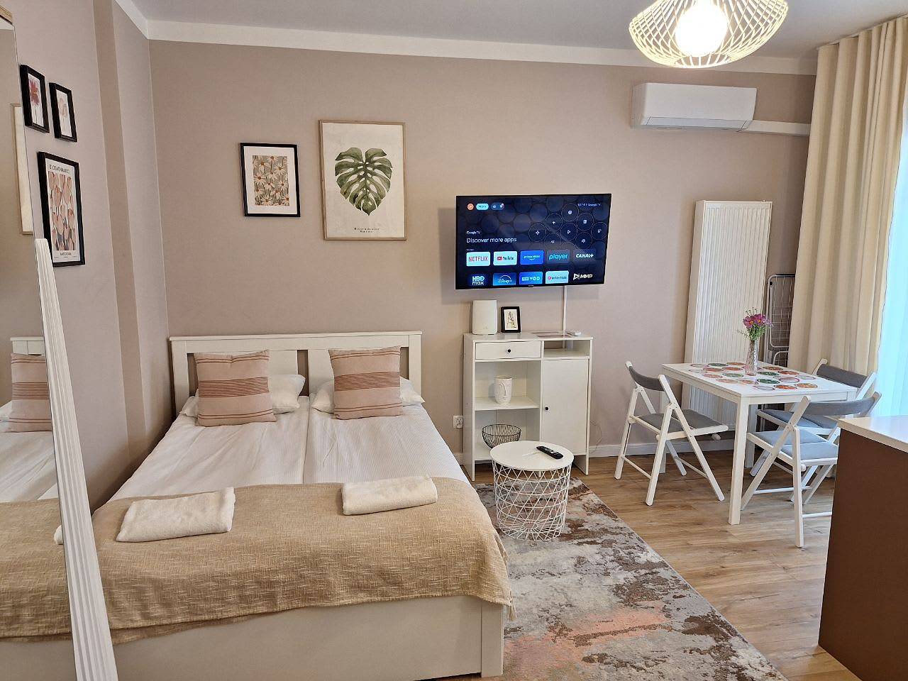 Cały apartament wypoczynkowy, Stylish Studio in the Center | Balcony and 900 m to the Market Square in Kazimierz (Kraków), Kraków