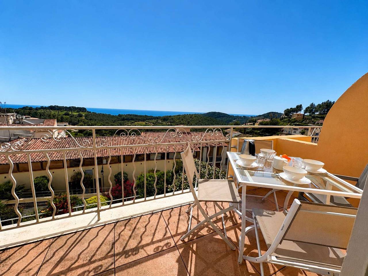 Appartement entier, Appartement vue mer, 4 pers. in Saint-Cyr-sur-Mer, Côte méditerranéenne (France)