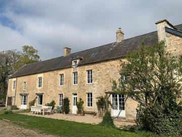 Gîte pour 24 personnes, avec vue et jardin à Lingèvres
