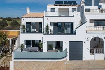 Villa für 14 Personen, mit Meerblick und Terrasse sowie Pool an der Algarve