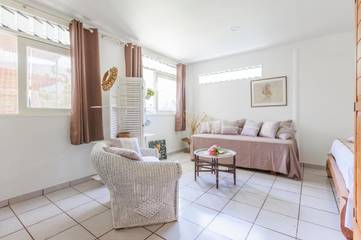 Gîte pour 3 personnes, avec terrasse dans Paea