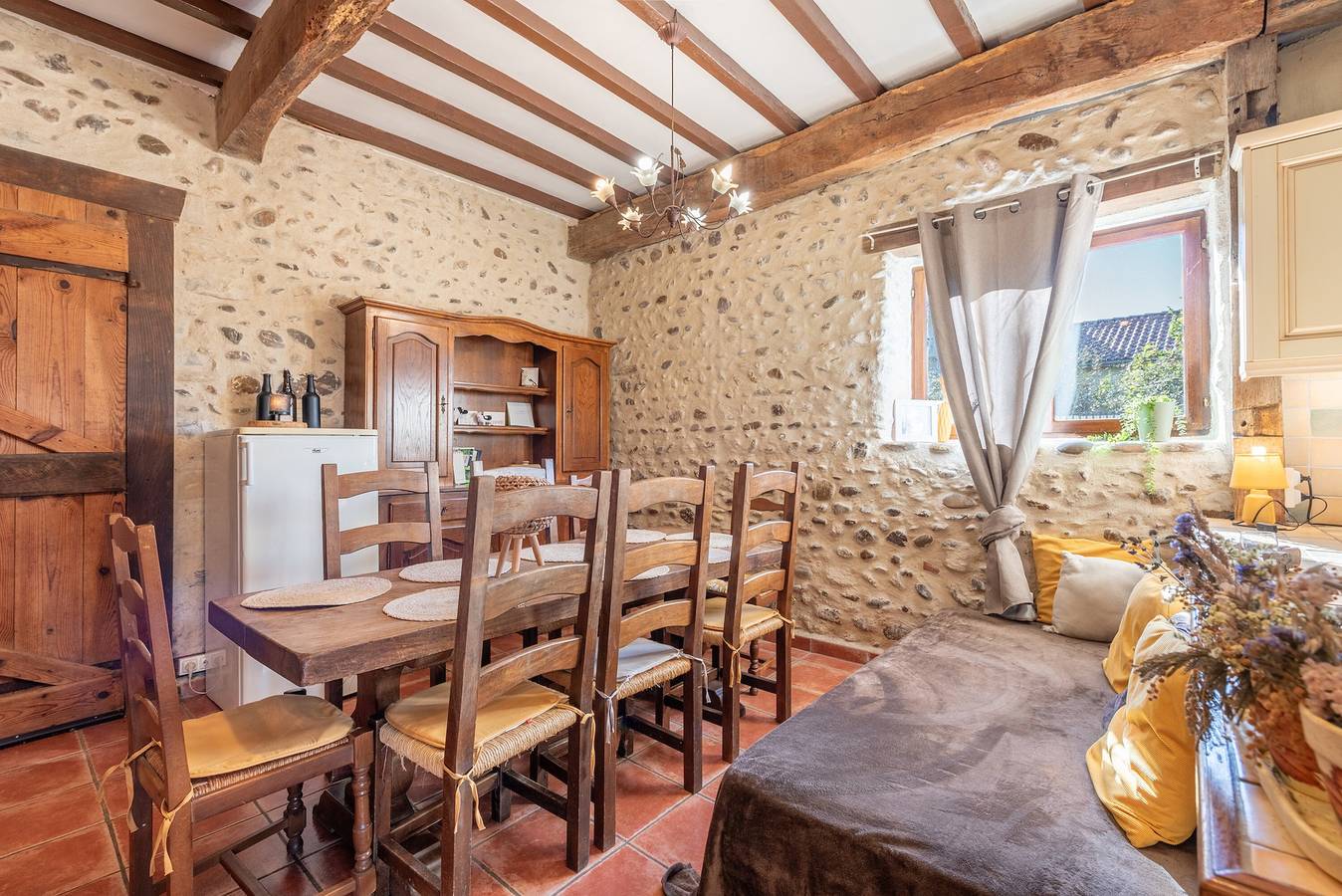 Vakantiehuis 'Tomettes' met Uitzicht op de Bergen, Wi-Fi en Airconditioning in Peyraube, Hautes-Pyreneeën