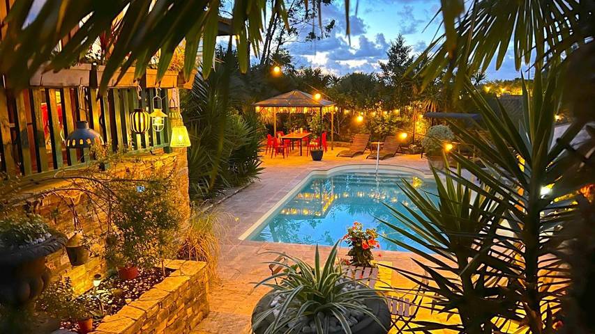 Villa pour 28 personnes, avec Balcon et Terrasse ainsi que Jardin et Piscine à Anglet