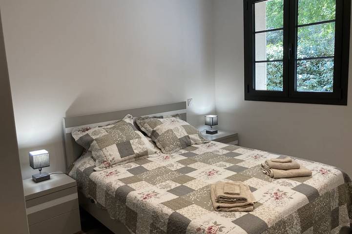 Location de vacances pour 8 personnes, avec jacuzzi et jardin à Faucon - 2