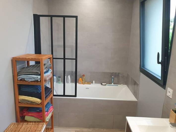 Location de vacances pour 6 personnes, avec piscine et jardin à Mâcon - 4