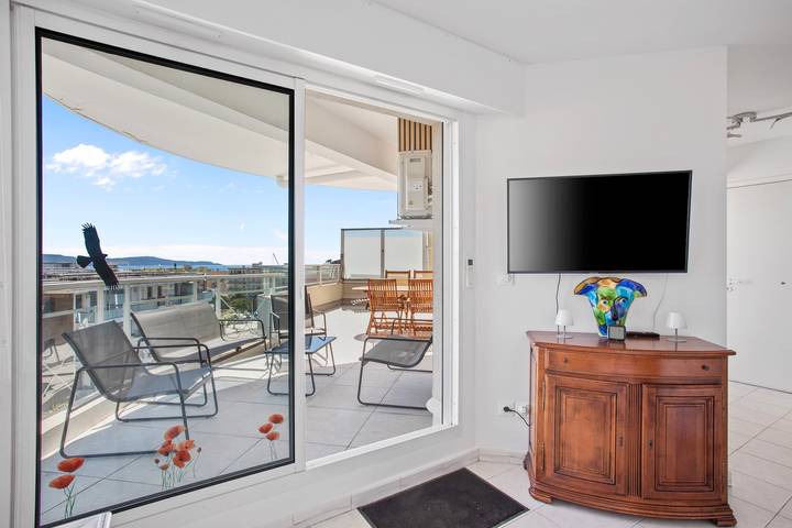Appartamento intero, Appartamento Bilocale con Terrazza Vista Mare, Balcone e Aria Condizionata in Cavalaire-sur-Mer, Parco nazionale di Port-Cros